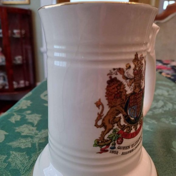 Queen Elizabeth 1977 Silver Jubilee Tankard by Prinknash Pottery England - Picture 3 of 6